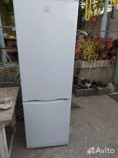 Холодильник бу Стинол