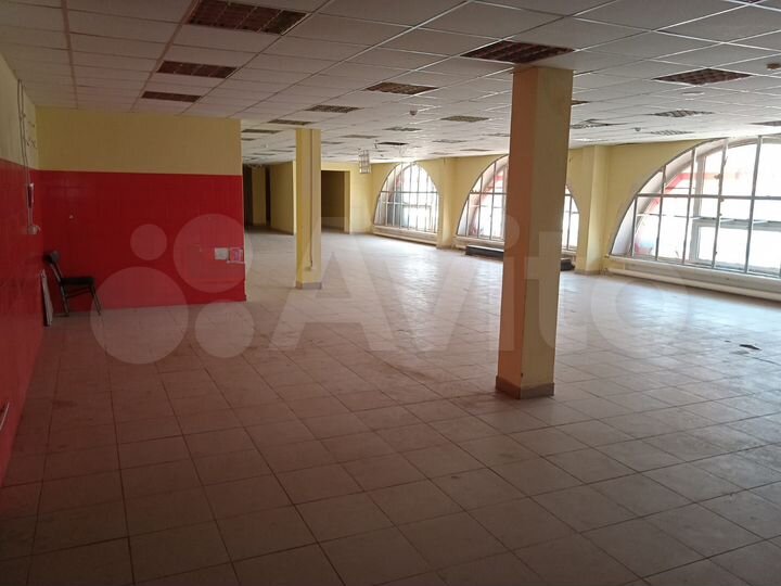 Отличное помещение с витражами 100 м² на Перовской