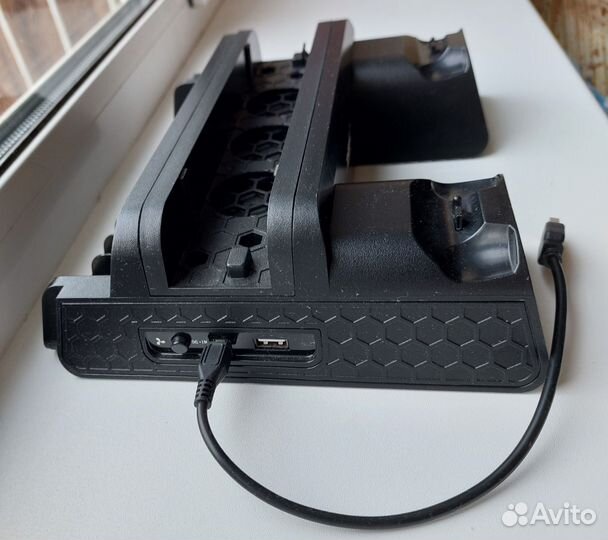 Док станция для PS4 / PS4 Slim