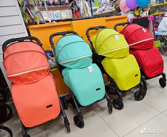 Прогулочная коляска Новая