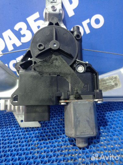 Задний левый стеклоподъёмник Peugeot 308 хэтчбек