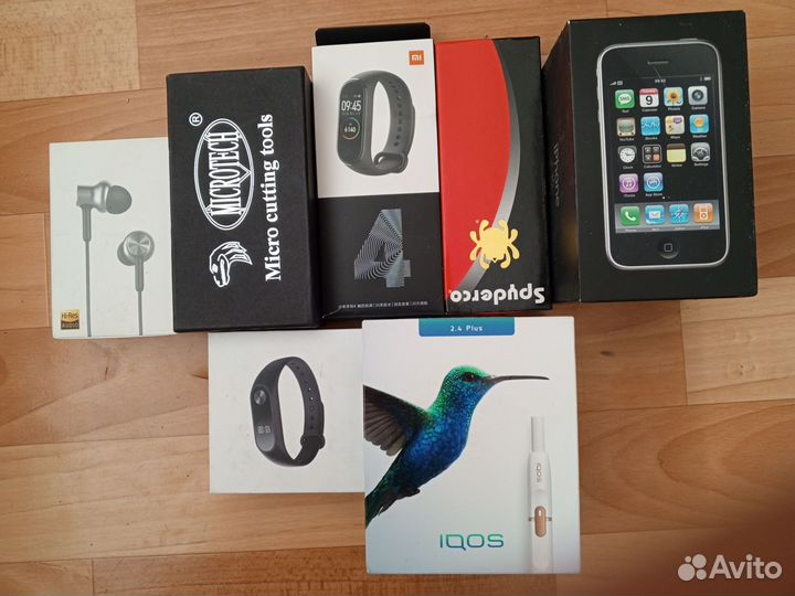 Коробки от Айфона 3G, часов,наушников с паспортами