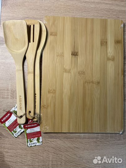 Набор кухонный (доска разделочная и 3 ложки)