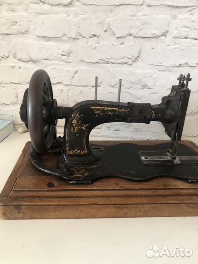 Швейная машинка антикварная Singer