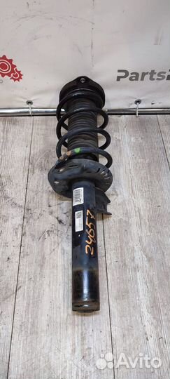 Стойка передняя правая (амортизатор) VAG