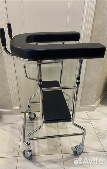 Ходунки с опорные на колёсах