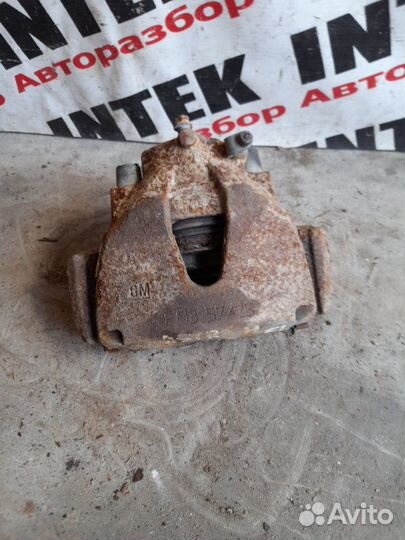 Суппорт передний левый Opel Astra H 2008