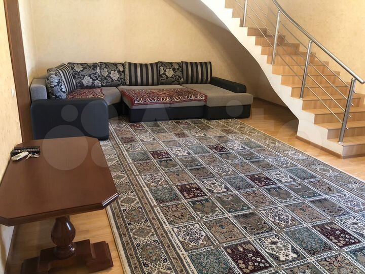 Дом 230 м² на участке 5 сот.