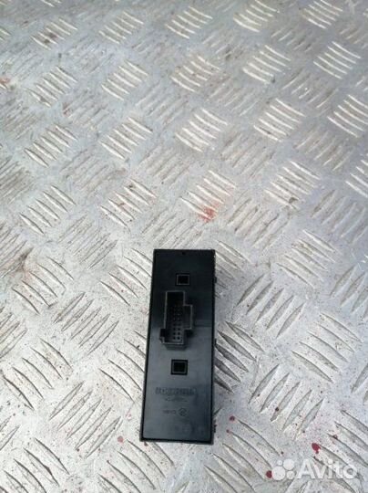 Блок управления стеклоподъемниками передний левый