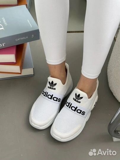 Кроссовки adidas 3 цвета