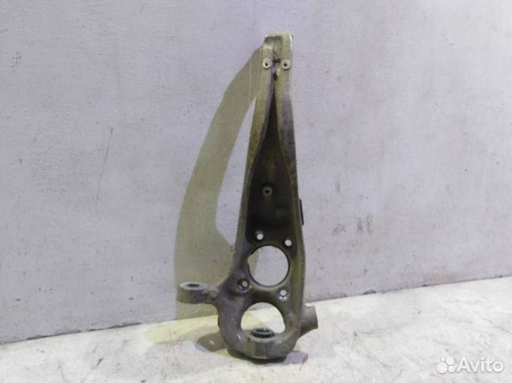 Кулак передний левый 7P0407245A