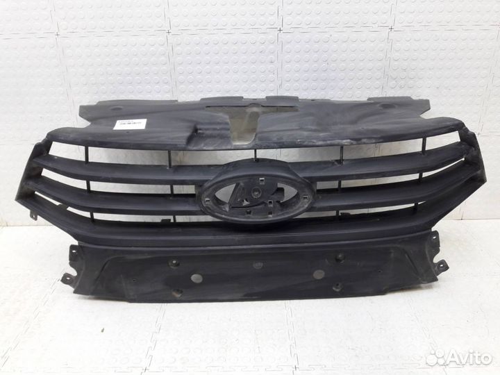 Решетка радиатора Лада Веста 2015