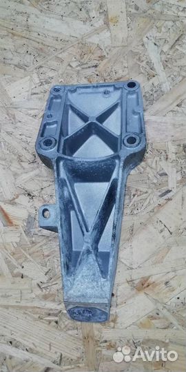 Лапа двигателя BMW X3 E83