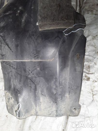 Подкрылок передний правый Volkswagen Polo 2011