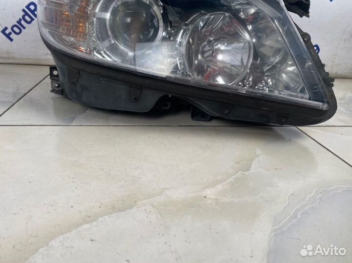 Фара передняя правая Mercedes-Benz C-Class W204