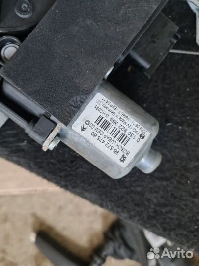 Стеклоподъемник передний правый Peugeot 308