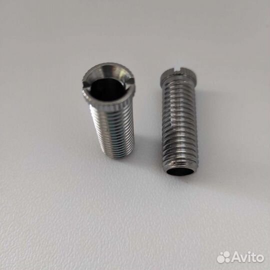 Втулка полая для выпуска. Винт для выпуска