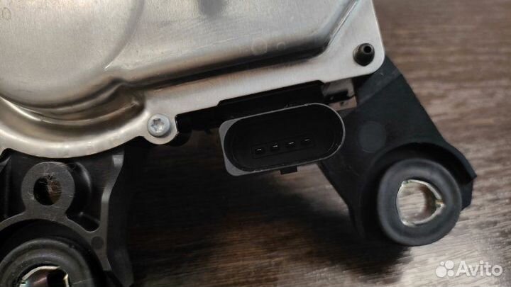 Моторчик стеклоочистителя задний Porsche Cayenne