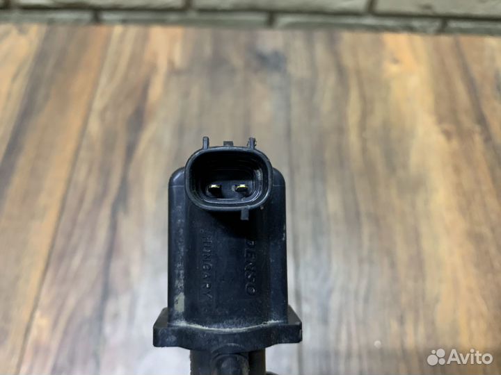 Toyota Avensis 2 Клапан электромагнитный