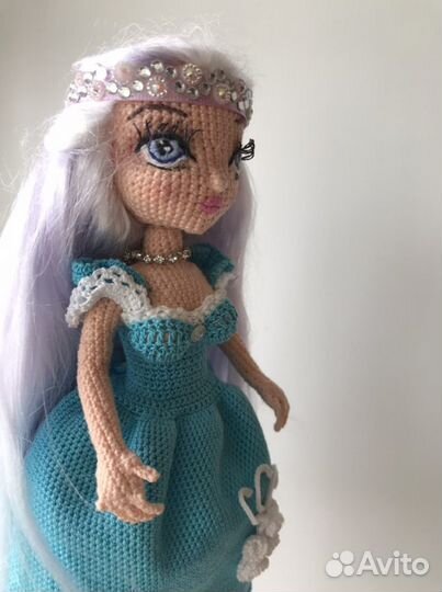 Вязаная кукла