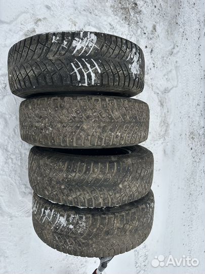 Michelin X-Ice North 4 215/65 R16 102T