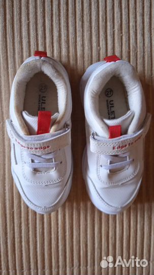 Кроссовки детские