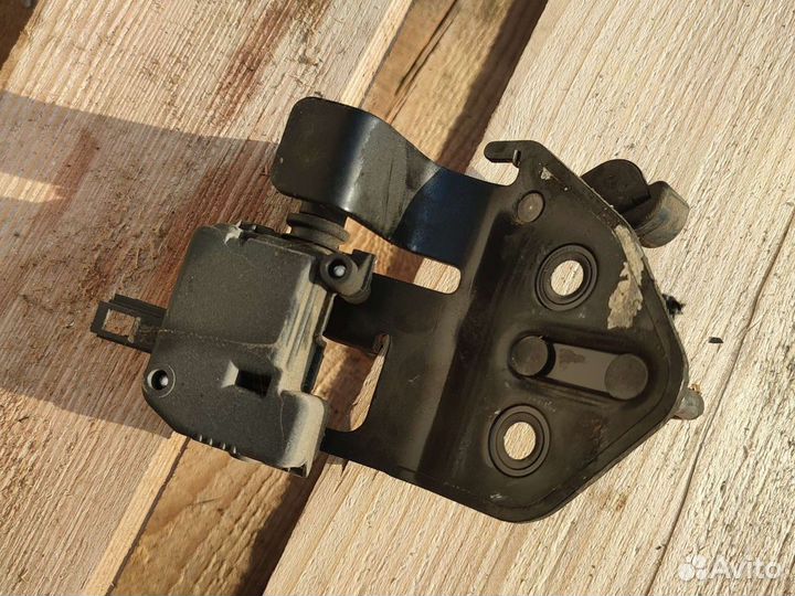 Skoda octavia a5 замок багажника