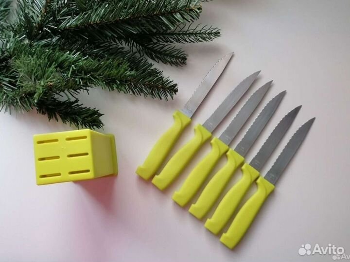 Набор кухонных ножей с подставкой