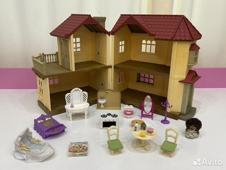 Дом Sylvanian Families (+мебель и ежик)