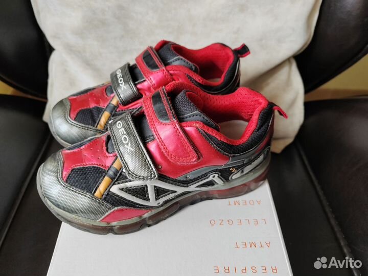 Кроссовки geox