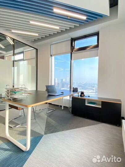 Стол руководителя с брифинг приставкой и тумбой