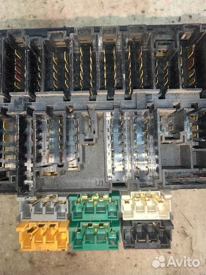 Блок предохранителей Volkswagen Passat B4 2E 1995