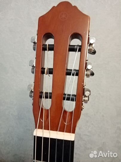 Классическая гитара Yamaha c40