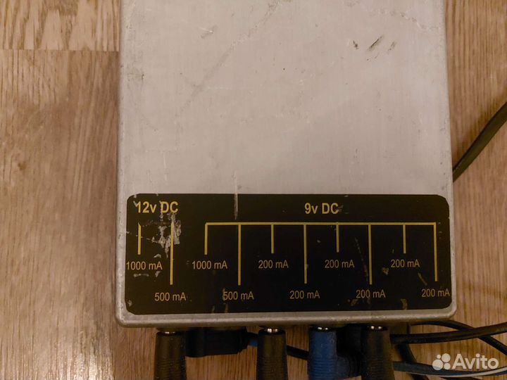 Блок питания для гитарных педалей