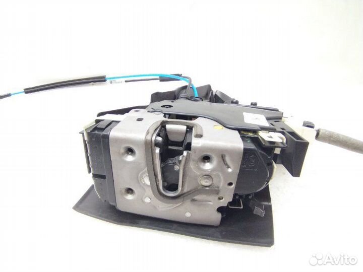 Замок двери задний левый Mercedes-Benz C-Class