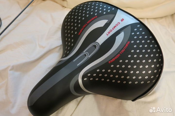 Велосипедное седло широкое