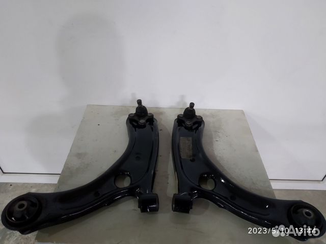 Рычаги передние нижние Kia Sportage 4