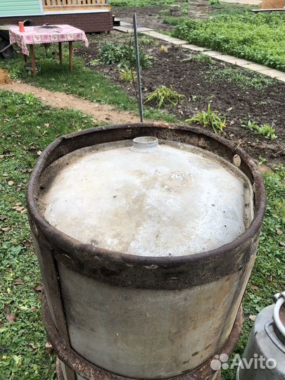 Фляга 2 штуки + бочка алюминиевая, примерно 300 л