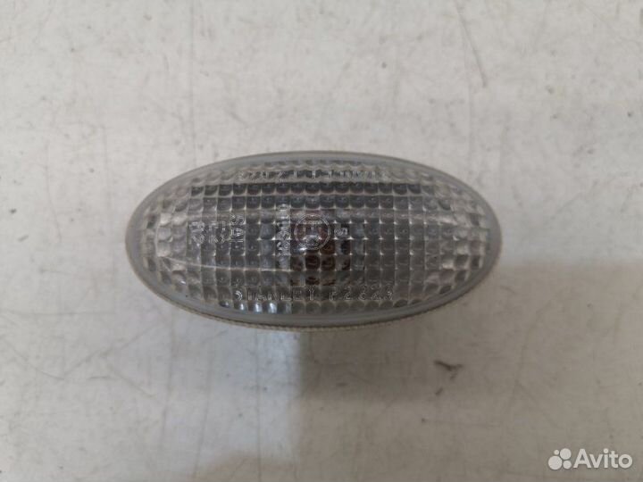 Повторитель поворота в крыло Mazda 6 седан GG 2.0