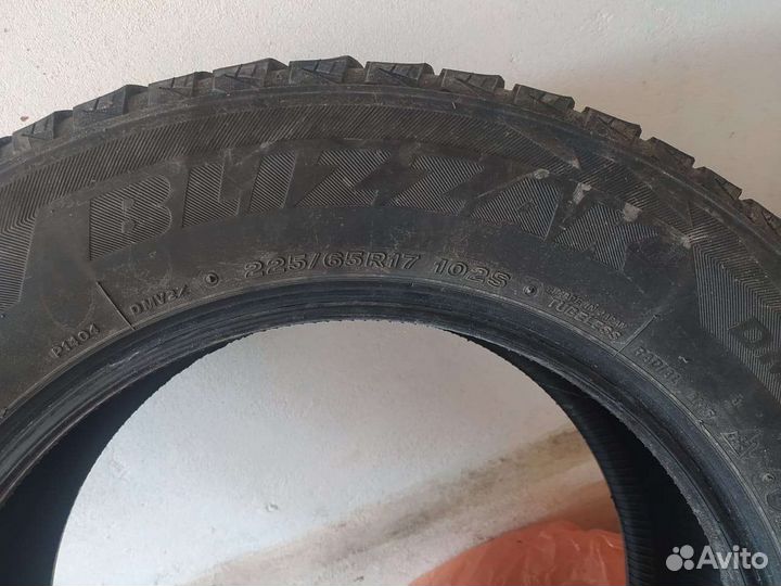 Bridgestone Blizzak DM-V2 225/65 R17