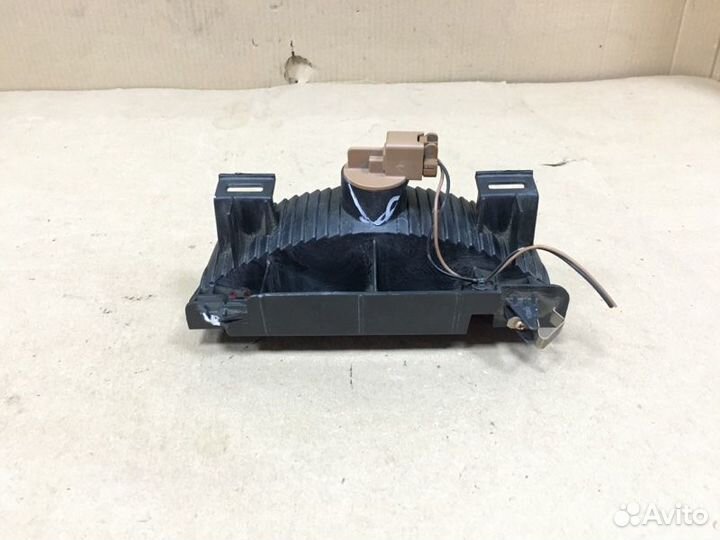 Стоп-сигнал дополнительный Nissan Cube 2