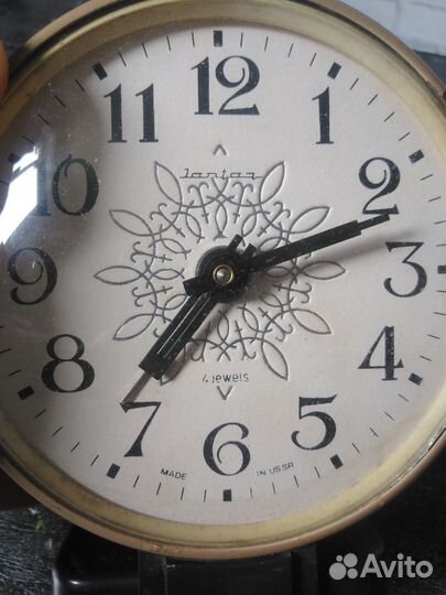 Часы будильник Слава и Янтарь СССР
