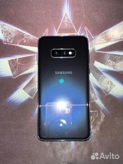 Samsung Galaxy S10e, 6/128 ГБ