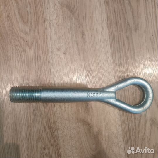 Буксировочный крюк Nissan Qashqai