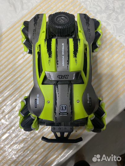 Развивающий автомобиль на управлении