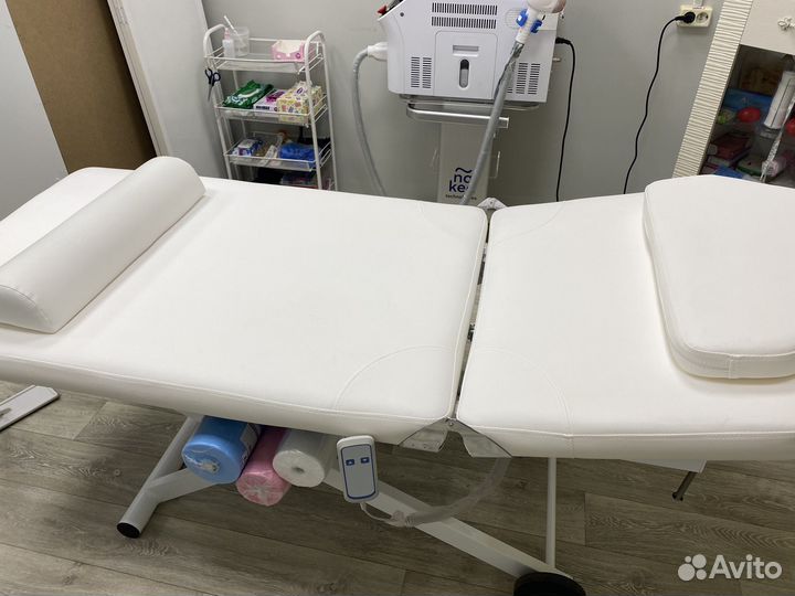 Кушетка для массажа с регулировкой пульта