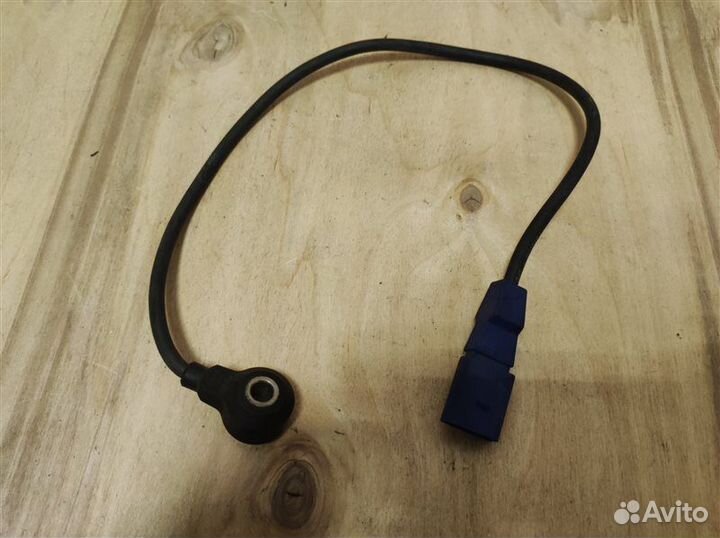 Датчик детонации Audi A4 B7