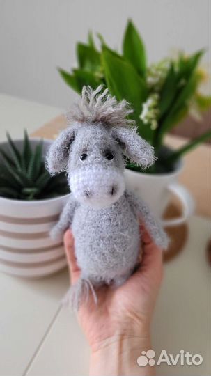 Вязаный ослик