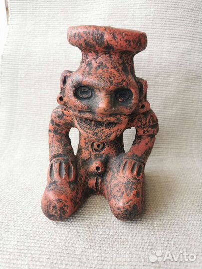 Сувениры из разных стран из дерева, керамики