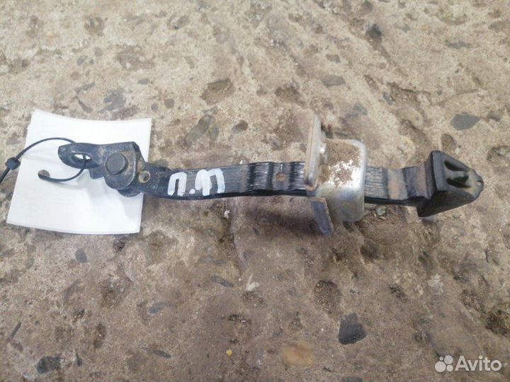 Ограничитель двери передний Mazda 3 BL Z6 2011